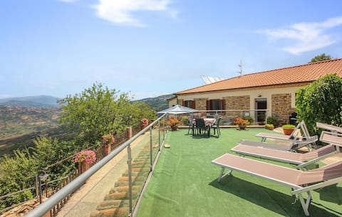 Pet-friendly home in Laureana Cilento