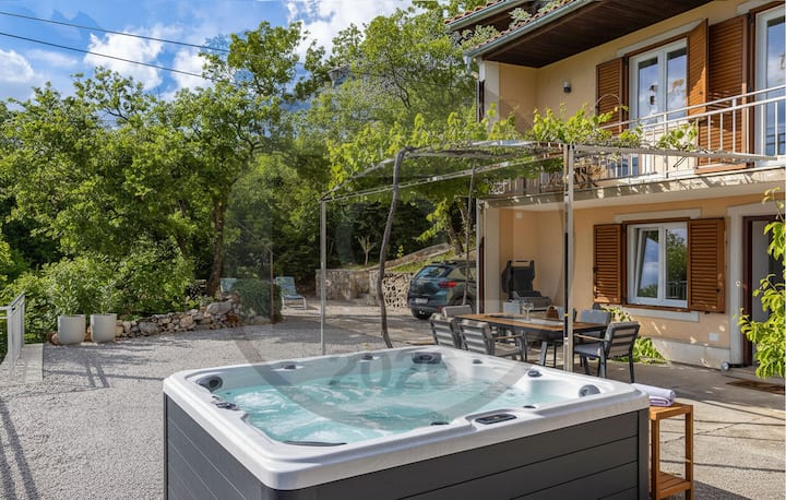 2 Bedroom Lovely Home In Grizane - Crikvenica