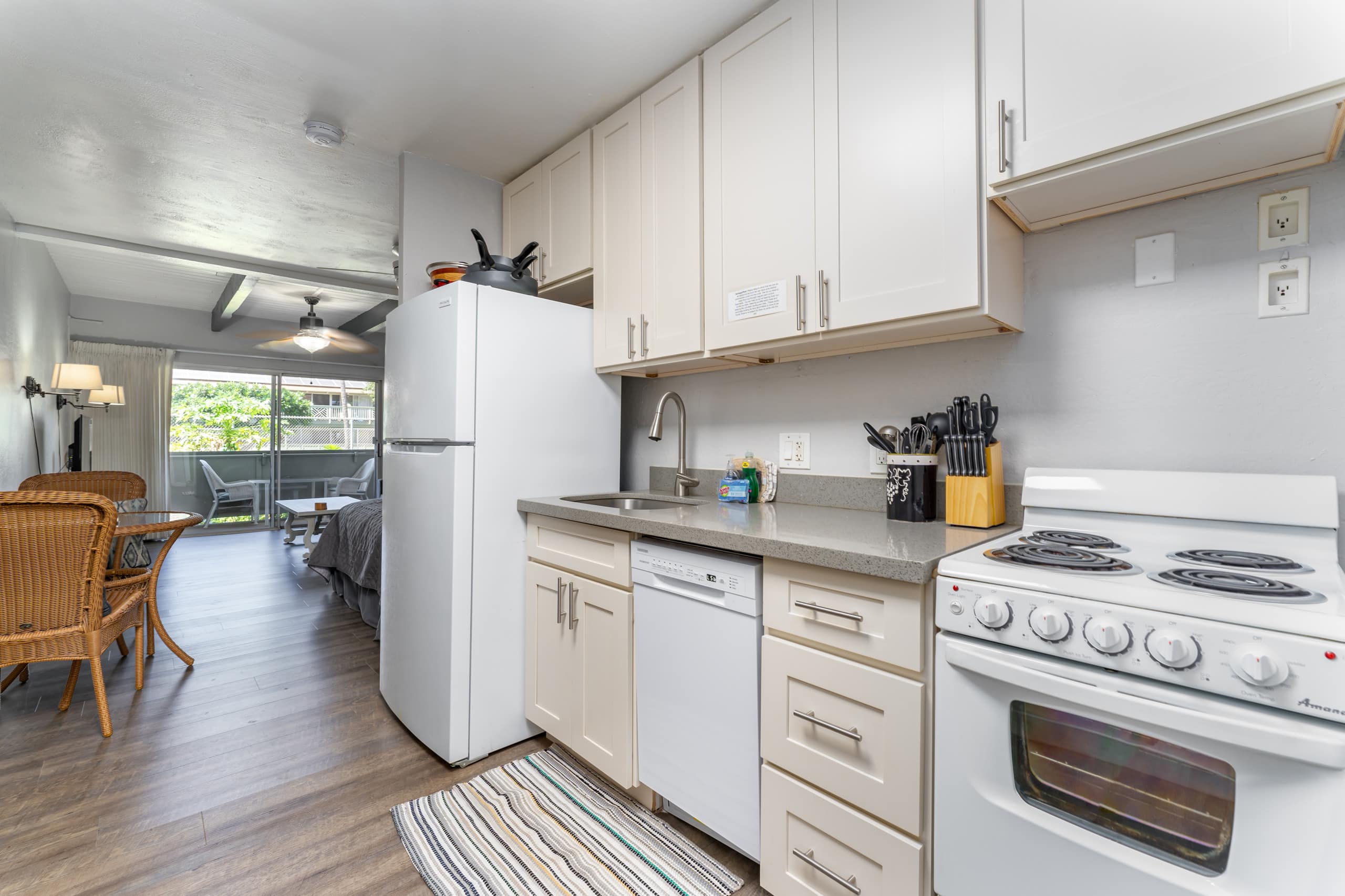 Condo in Kihei · ★4.88 · Studio · 2 beds · 1 bath - Image 14