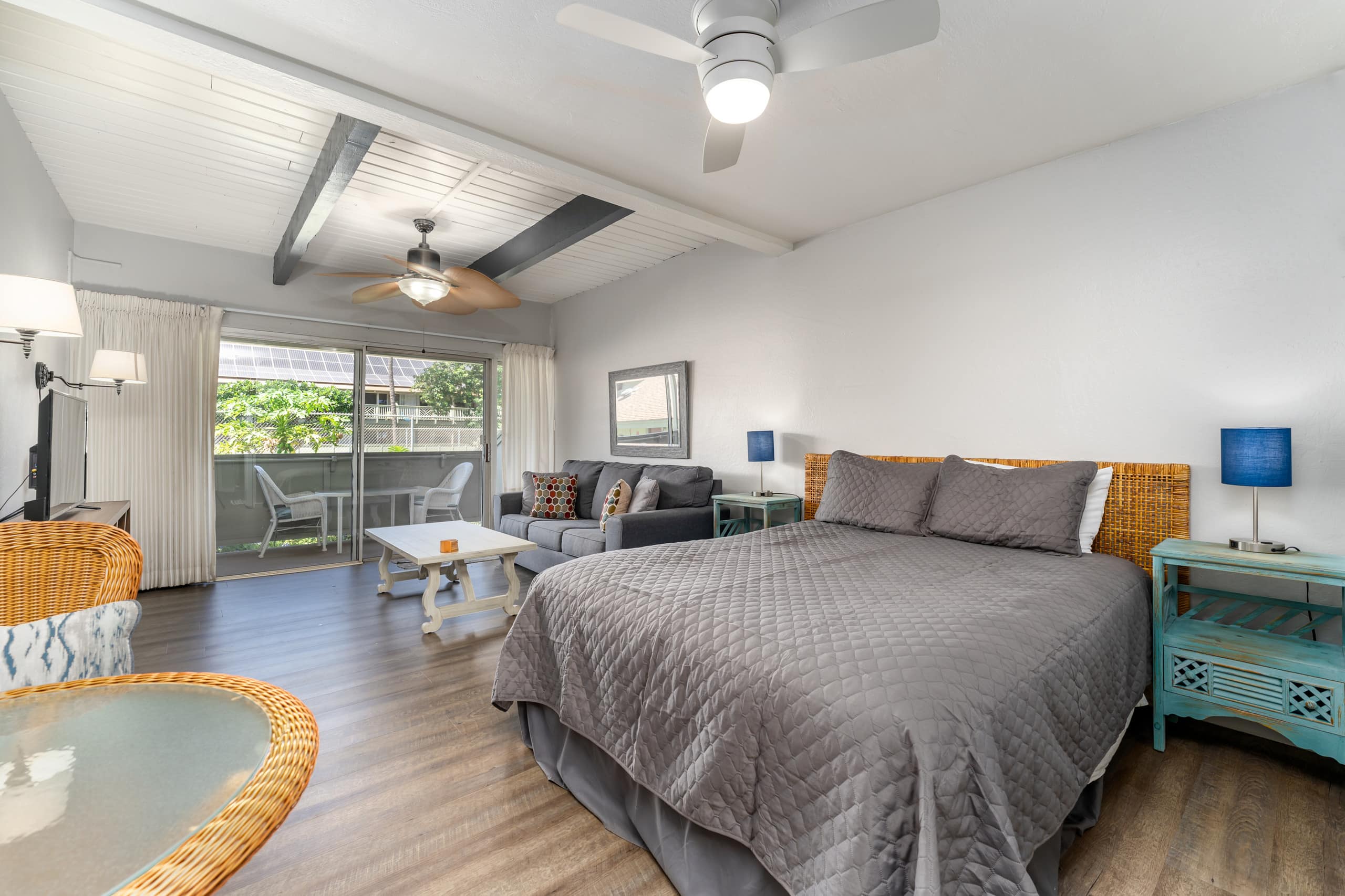 Condo in Kihei · ★4.88 · Studio · 2 beds · 1 bath - Image 8