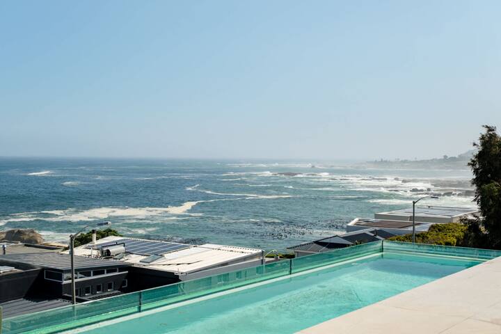 Admire the Panoramic Views at Blue Ocean Penthouse gallery image 5