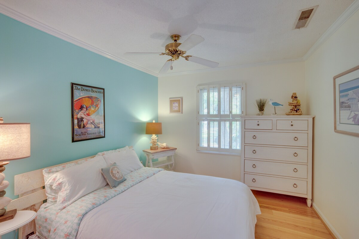 סוויטת חדר שינה 1 | מיטת קווין סייז | מצעים מסופקים | קומה ראשית