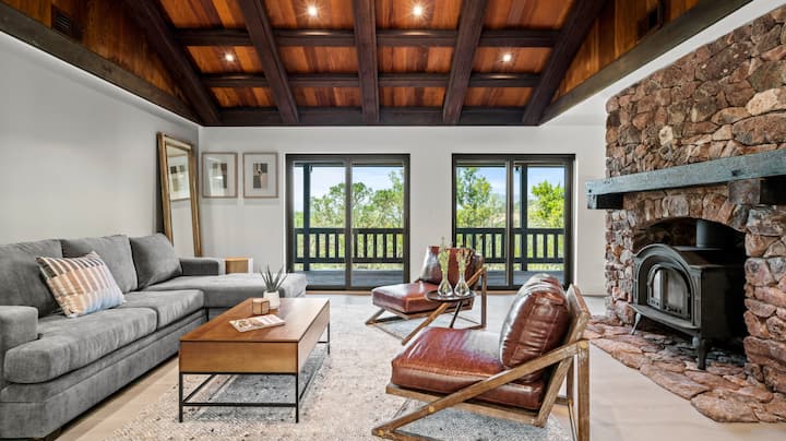 Обща зона с достъп до веранда