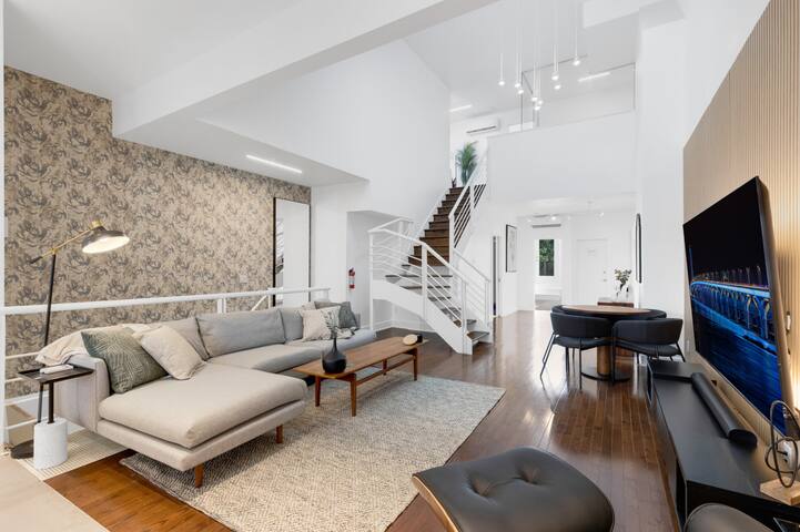 Sunny 3 BDR 2 Bath Downtown Escape gallery image 2