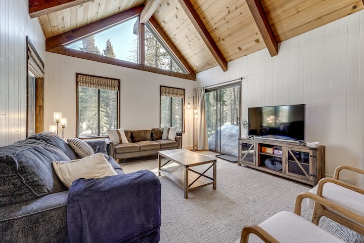 Ski, Fish & Hike: Truckee Gem 4 Mi To Donner Lake! - Truckee, CA