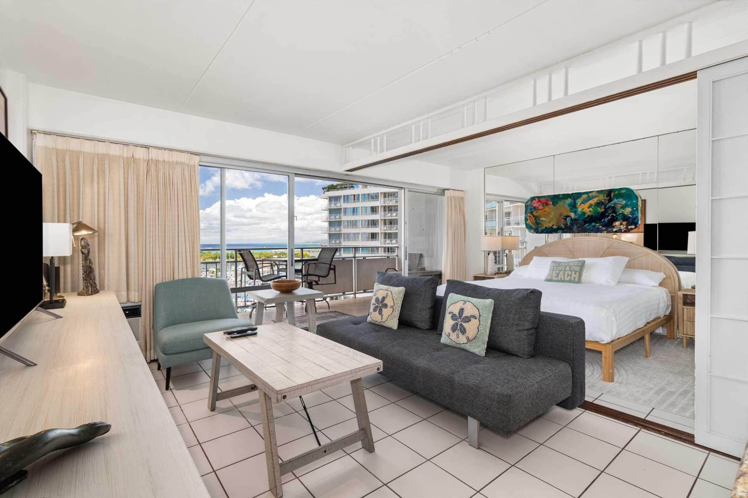 Condo in Honolulu · ★4.59 · 1 bedroom · 2 beds · 1 private bath - Image 8