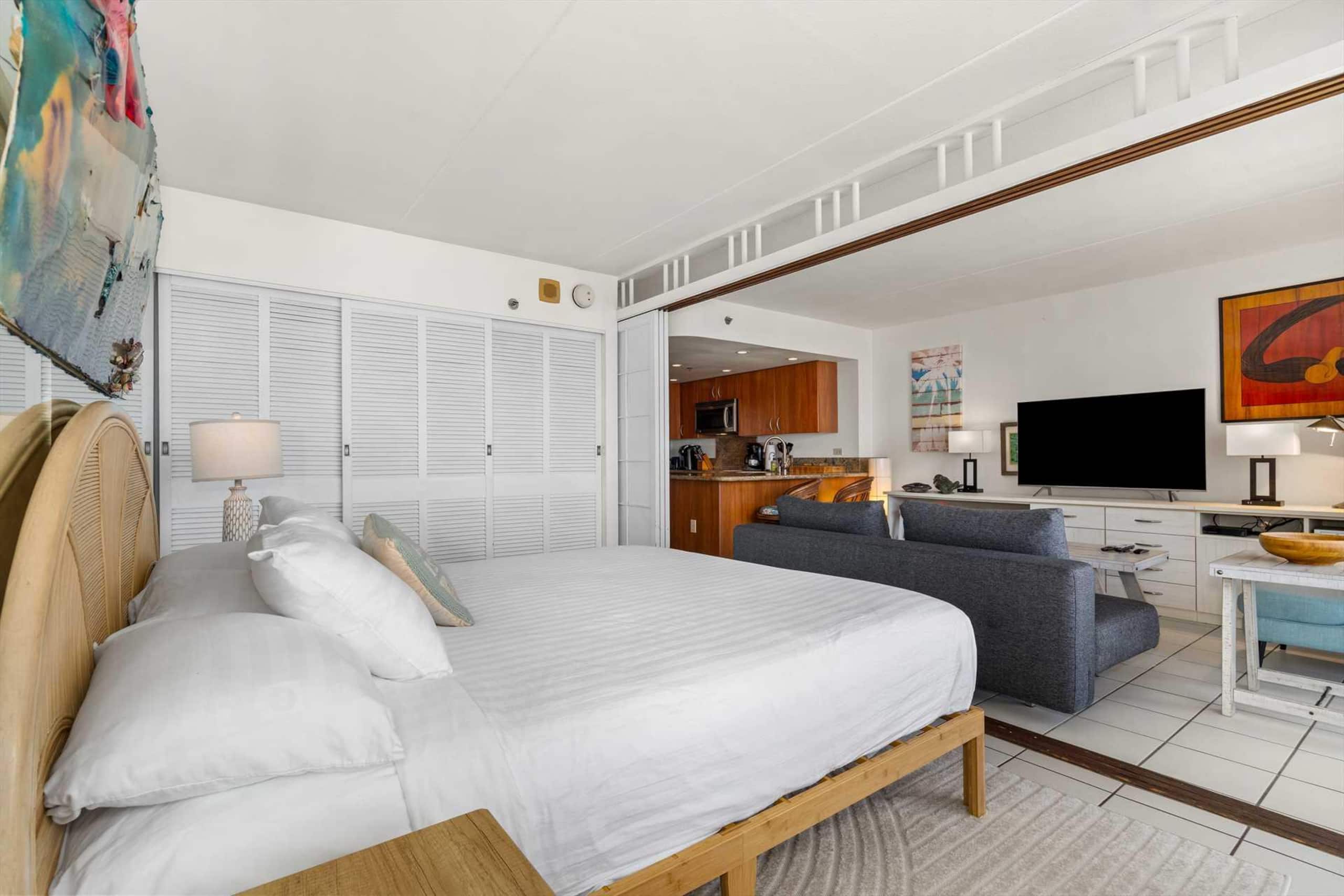 Condo in Honolulu · ★4.59 · 1 bedroom · 2 beds · 1 private bath - Image 14