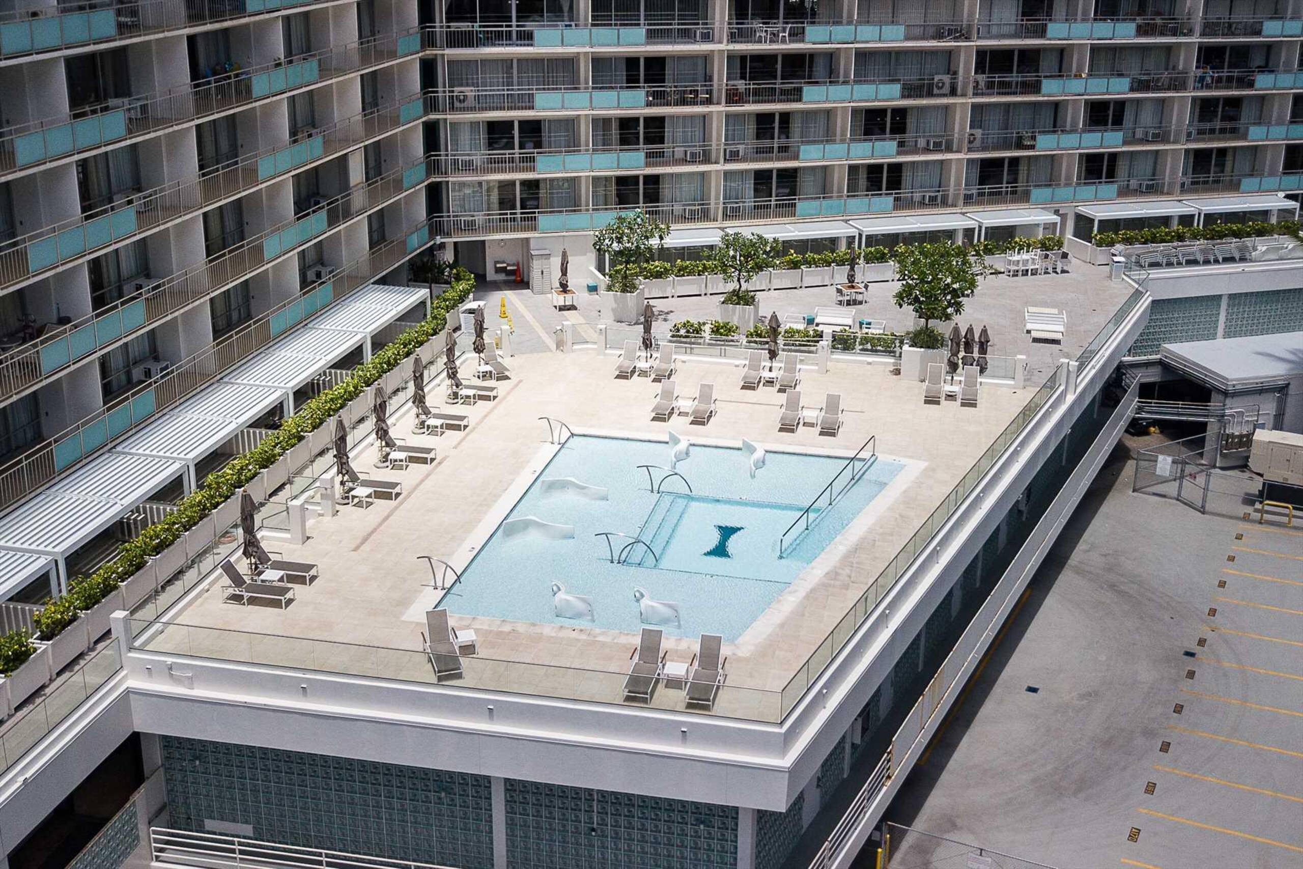 Condo in Honolulu · ★4.59 · 1 bedroom · 2 beds · 1 private bath - Image 39