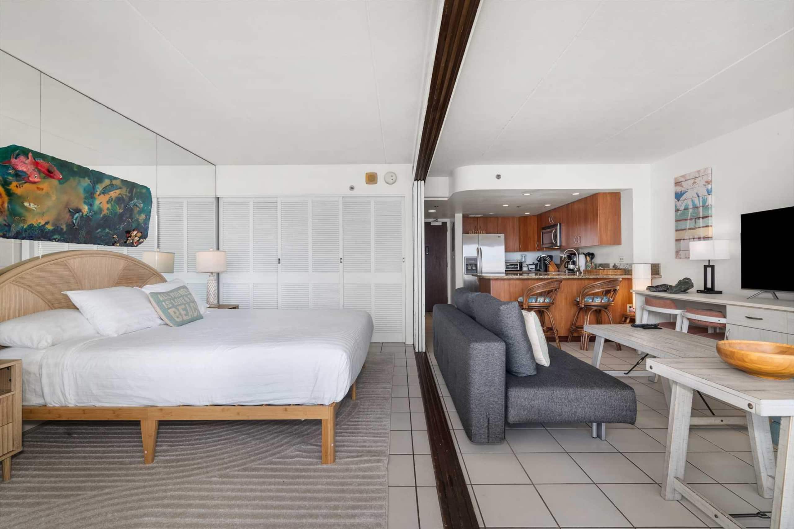 Condo in Honolulu · ★4.59 · 1 bedroom · 2 beds · 1 private bath - Image 12
