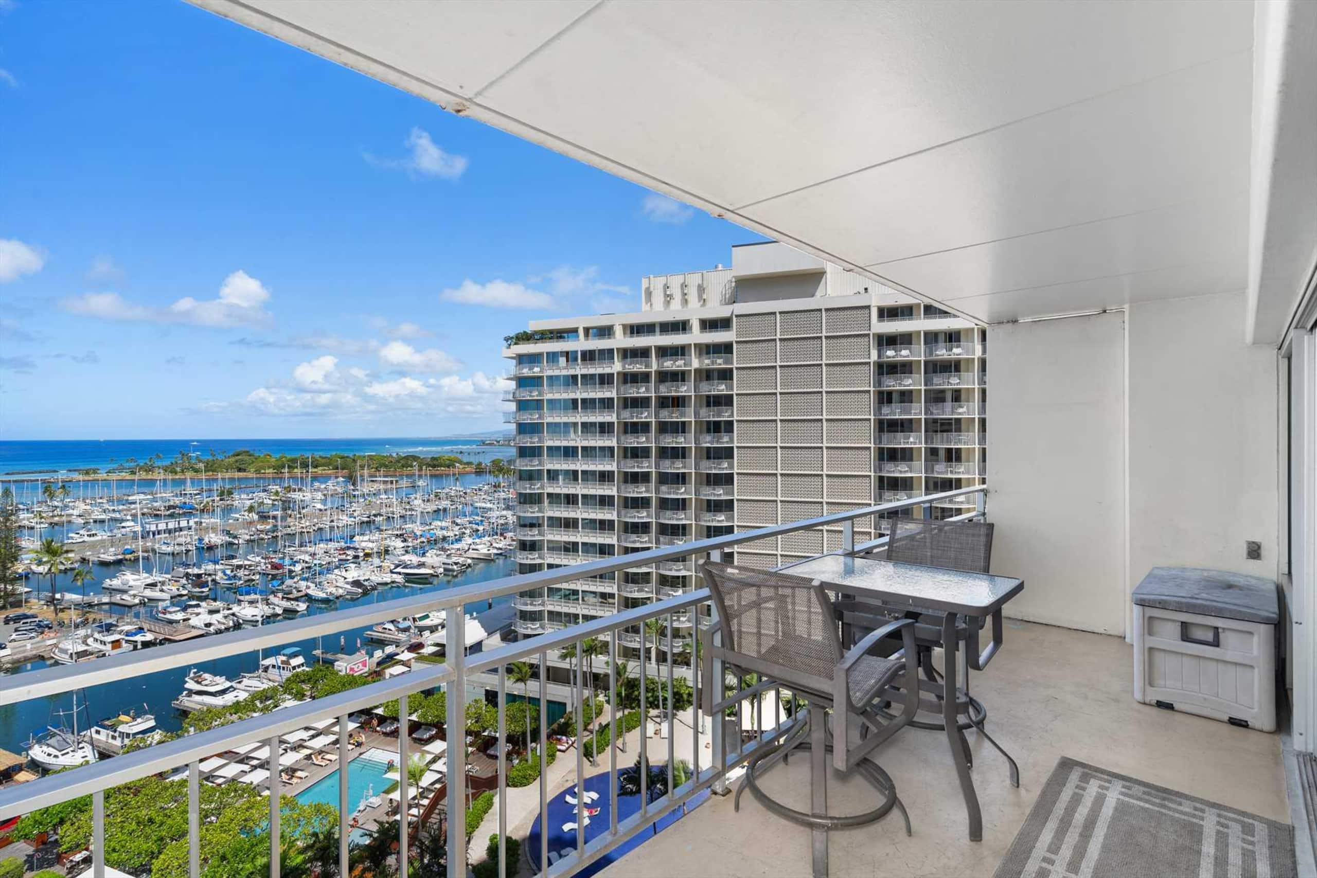 Condo in Honolulu · ★4.59 · 1 bedroom · 2 beds · 1 private bath - Image 22
