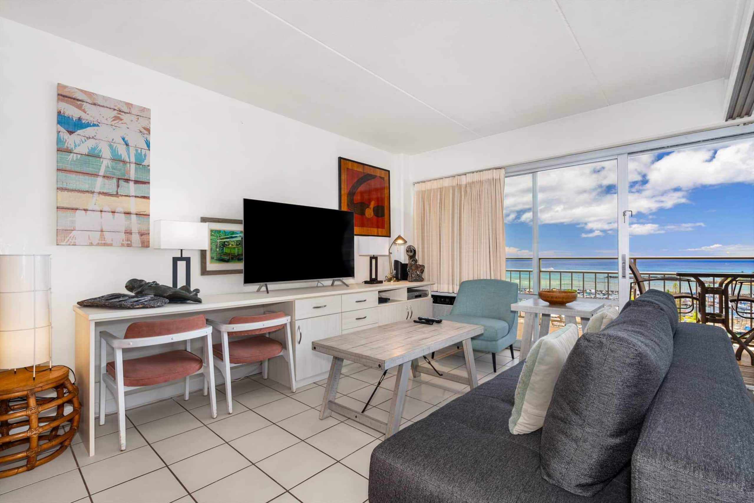 Condo in Honolulu · ★4.59 · 1 bedroom · 2 beds · 1 private bath - Image 7