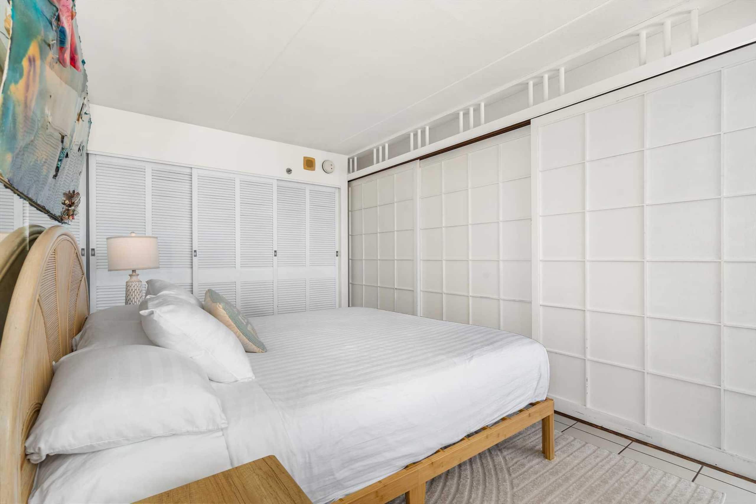 Condo in Honolulu · ★4.59 · 1 bedroom · 2 beds · 1 private bath - Image 15