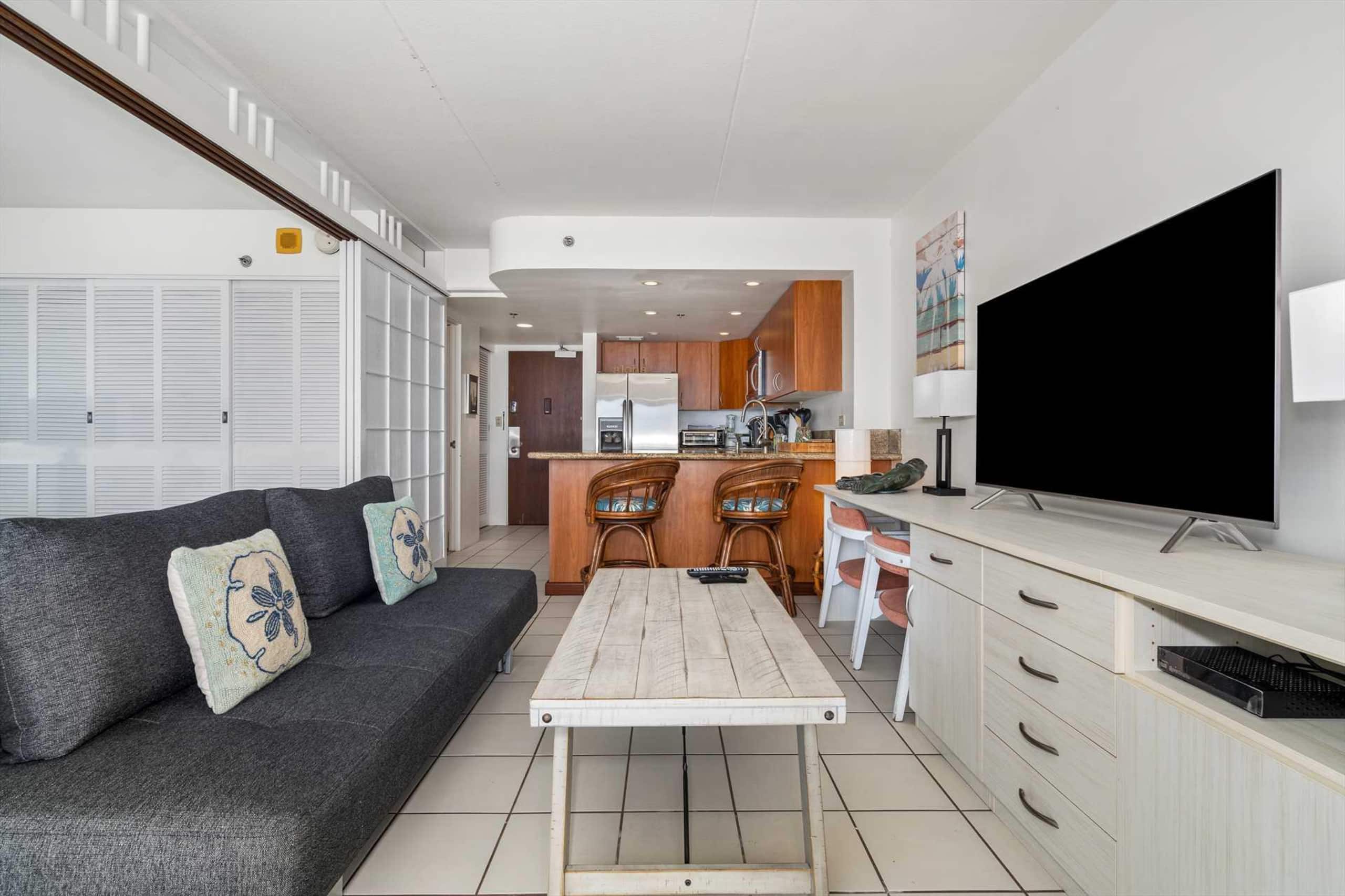 Condo in Honolulu · ★4.59 · 1 bedroom · 2 beds · 1 private bath - Image 10