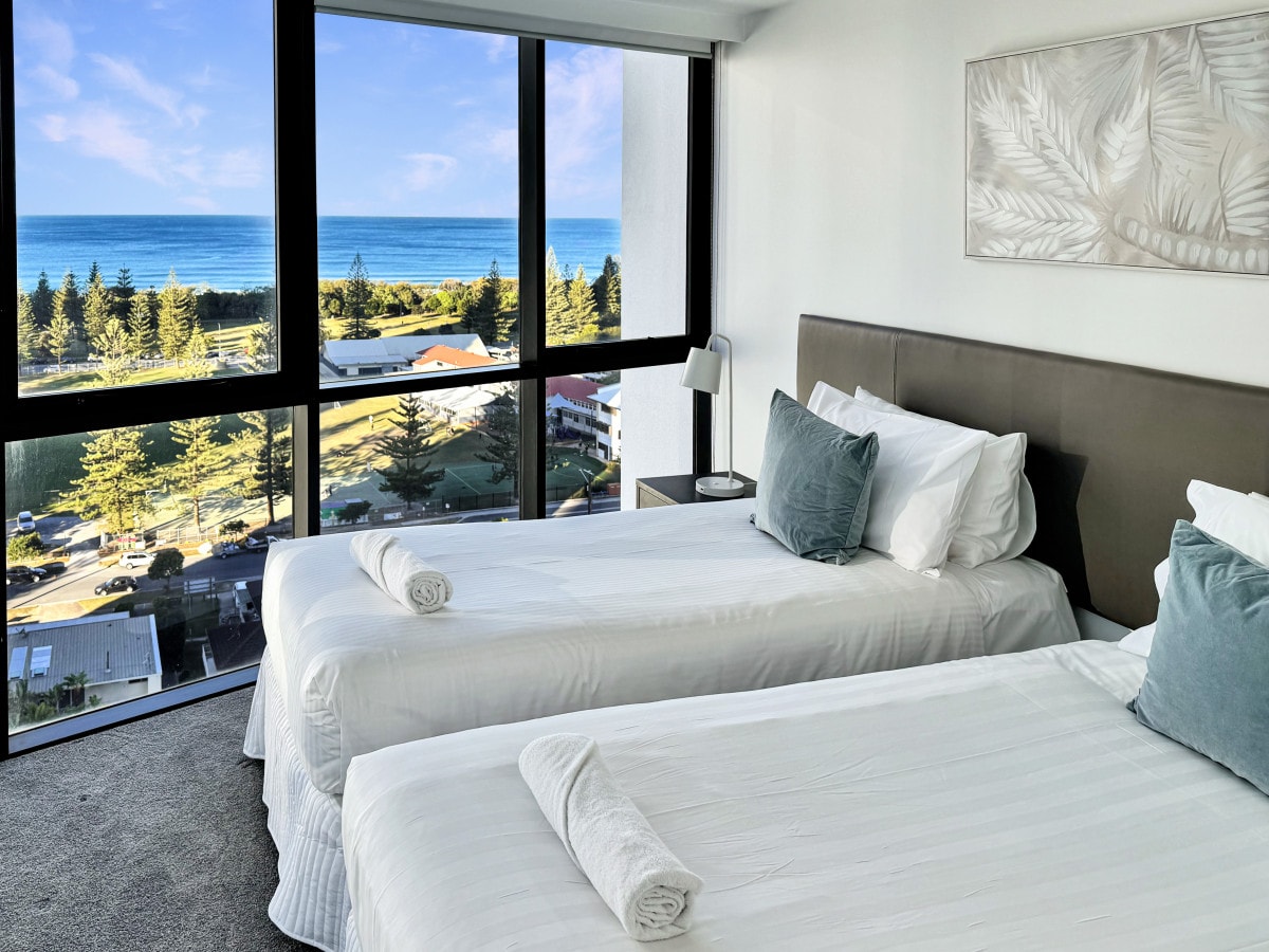 يمكن أن تتكون غرفة النوم الثانية من سريرين مفردين أو سرير بمقاس كبير