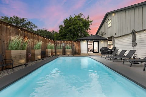 Successful Airbnb property: Fun Haus with Pool, Atrium & Epic Game Room in Love Field