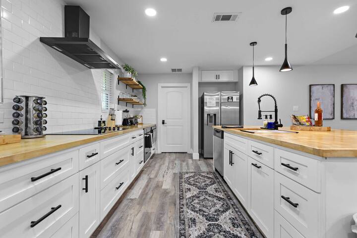 The Fun Haus | Pool | Game Room | Atrium gallery image 3