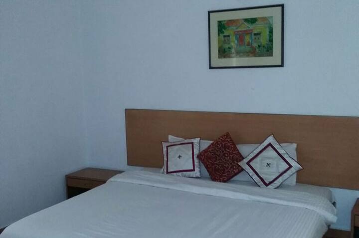 Bedroom 2 image 1