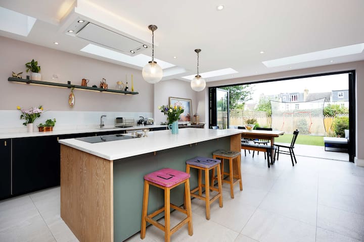 The Wimbledon Retreat by Veeve