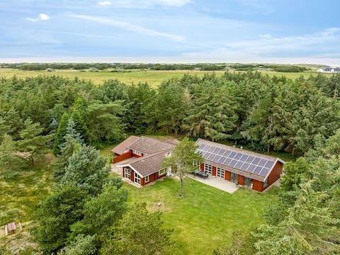 "Aisling" - 700m from the sea by Interhome