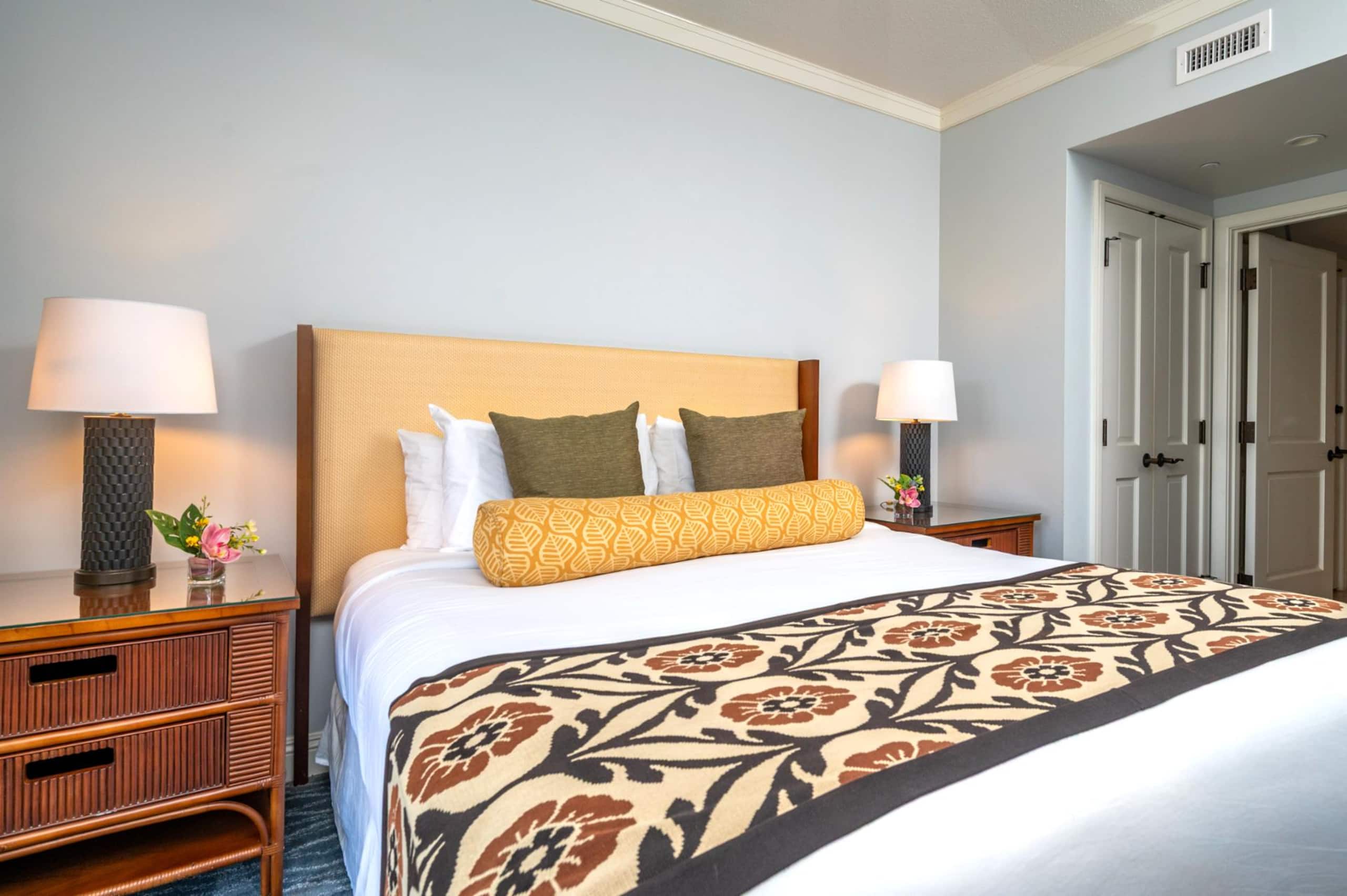Condo in Lahaina · ★5.0 · 2 bedrooms · 4 beds · 1 bath - Image 28