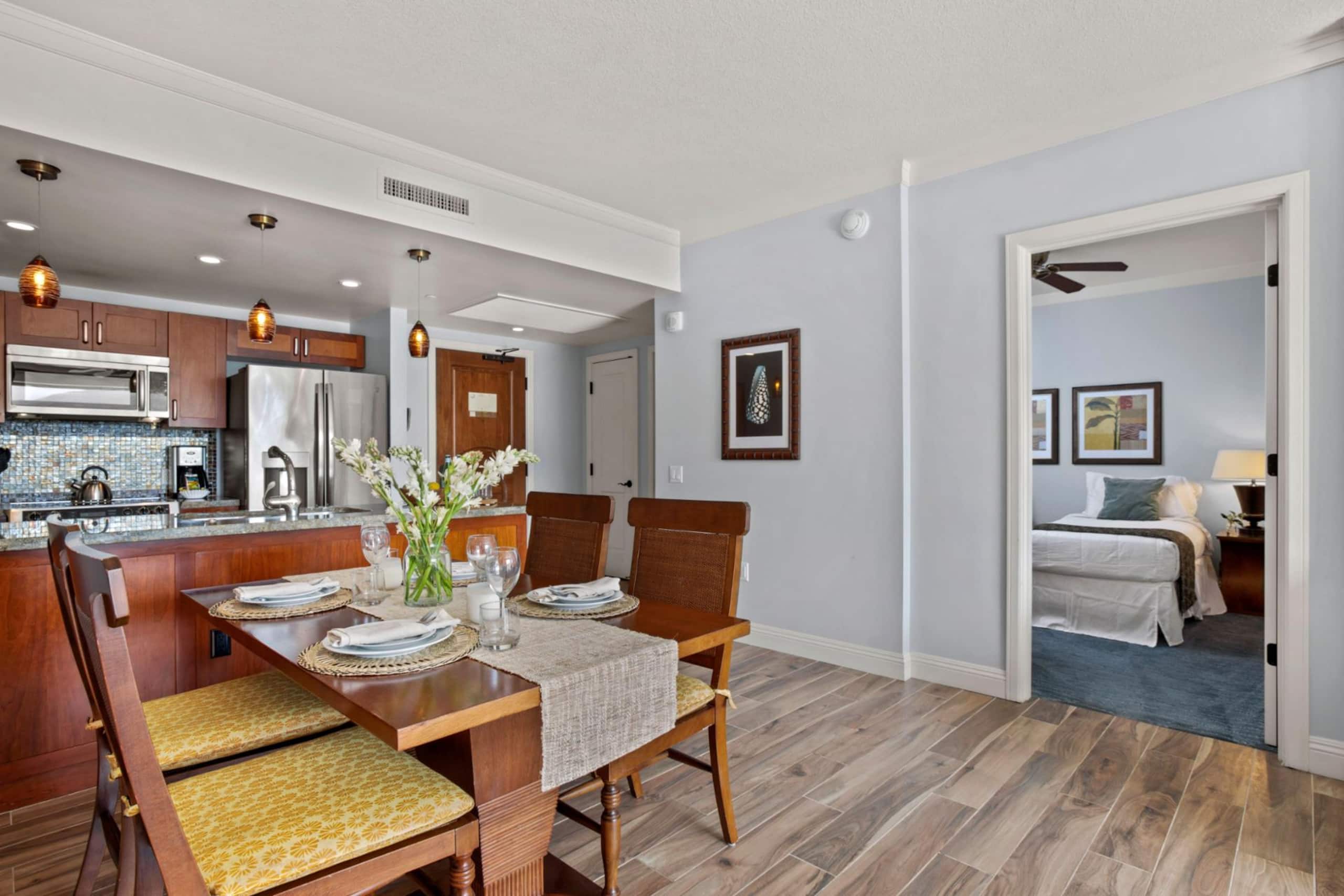 Condo in Lahaina · ★5.0 · 2 bedrooms · 4 beds · 1 bath - Image 23