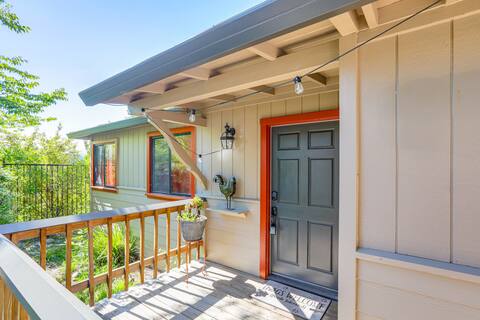 Downtown Fair Oaks Home ~ 15 Mi to Sacramento!