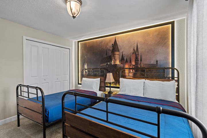 Dormitorio #4: cama de tamaño completo y cama individual (arriba)