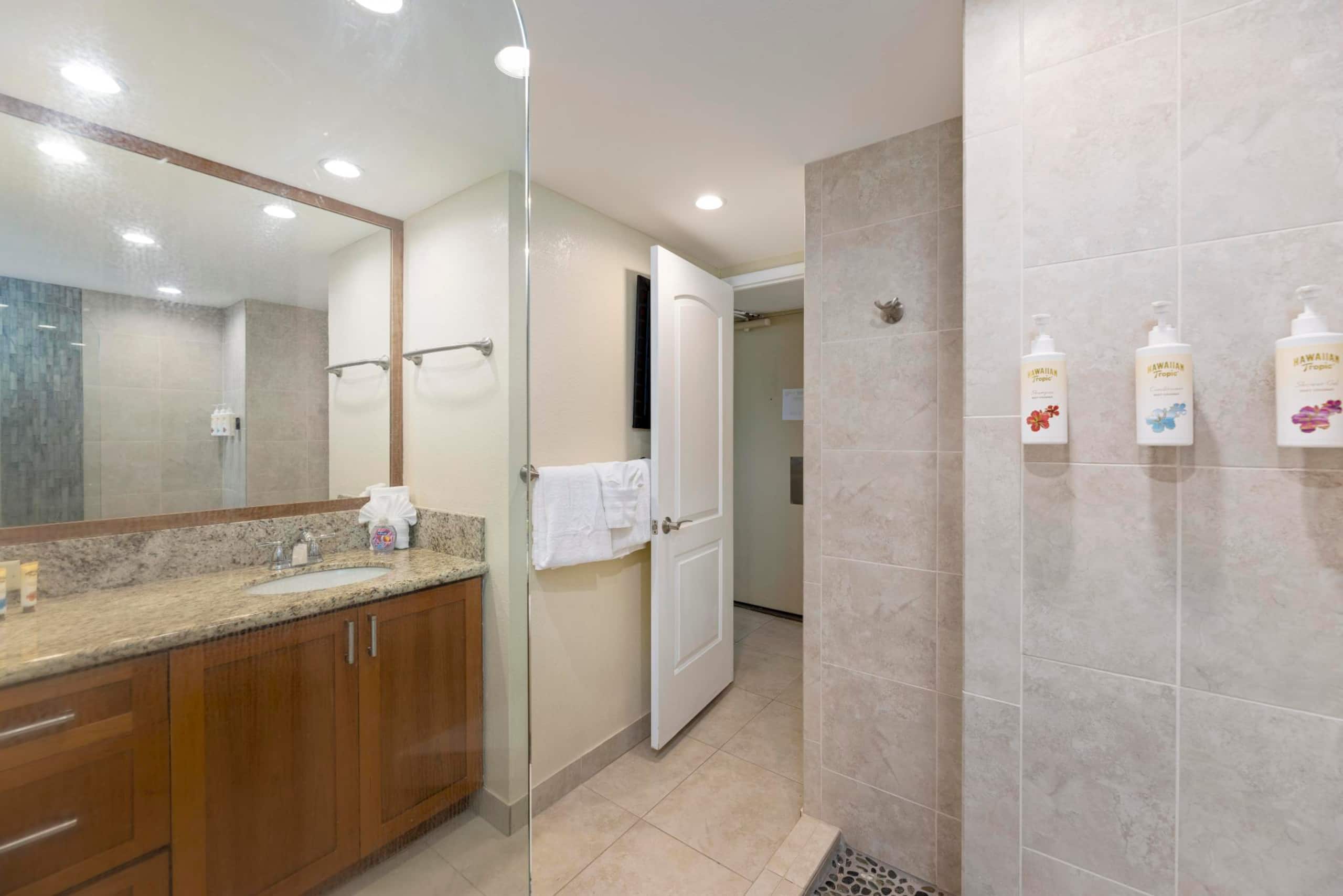 Home in Lahaina · ★4.76 · 1 bedroom · 2 beds · 1 bath - Image 30