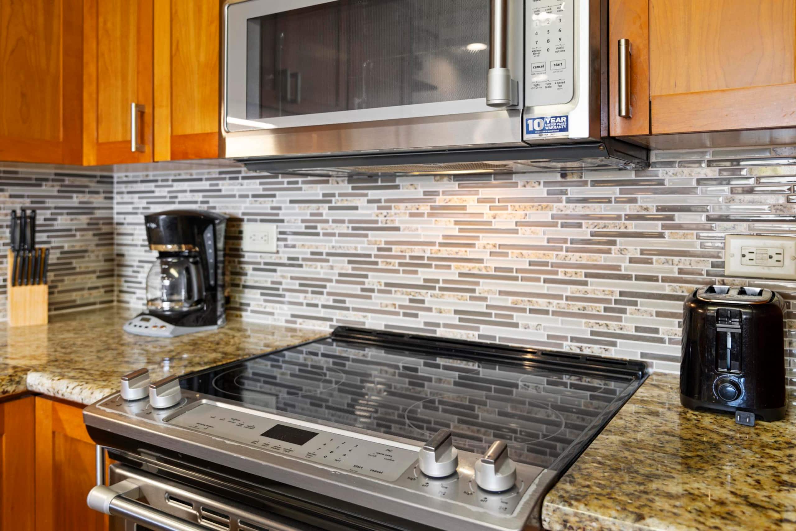 Home in Lahaina · ★4.76 · 1 bedroom · 2 beds · 1 bath - Image 15