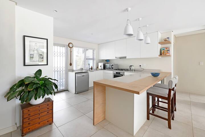 Ocean & Mountain views Pool & Terrace gallery image 5