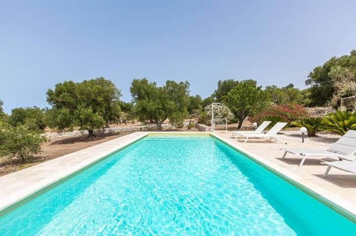 Villa Maste by BarbarHouse gallery image 4