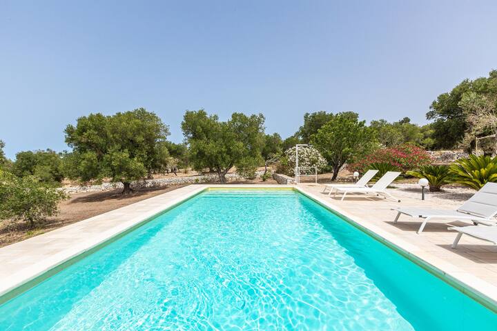 Villa Maste by BarbarHouse gallery image 3