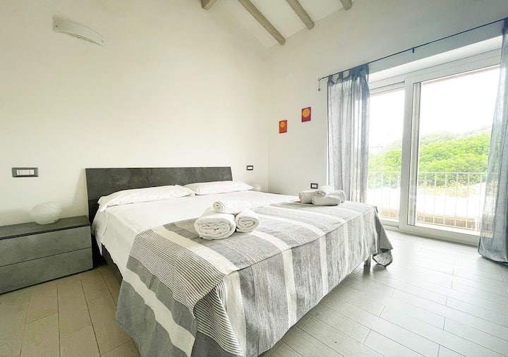 LaureLiving-Maison-de-vacances-La-maddalena-Villa-Mare-Blu-chambre-double