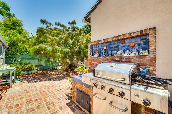 Vibrant Home w/ Patio – Near Santa Monica Pier! gallery image 2