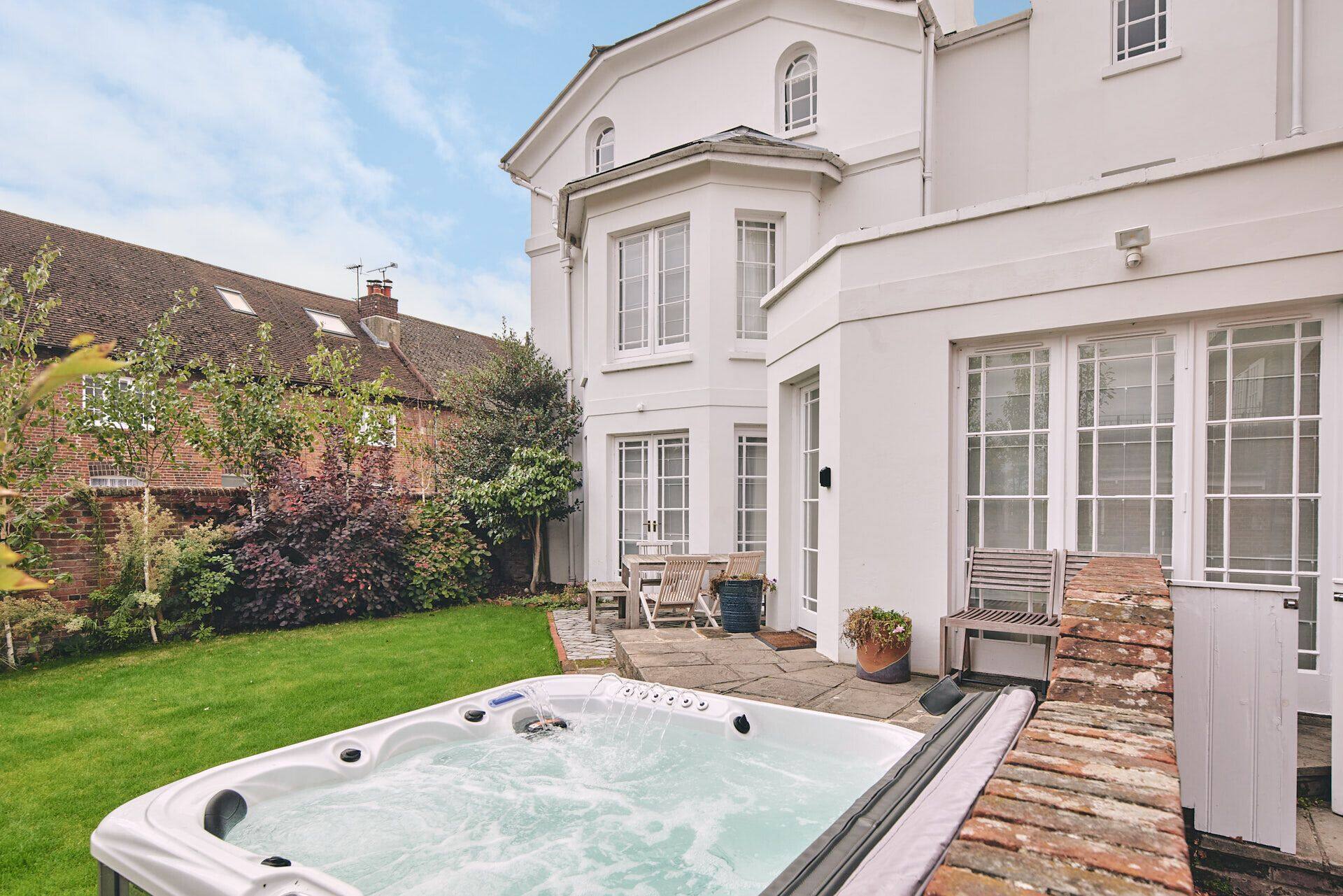 Fabulous house in centre of village with hot tub