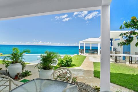 The W Villa, 5 B/R Oceanfront w/ Chef