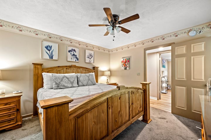 主卧位于主层楼层。