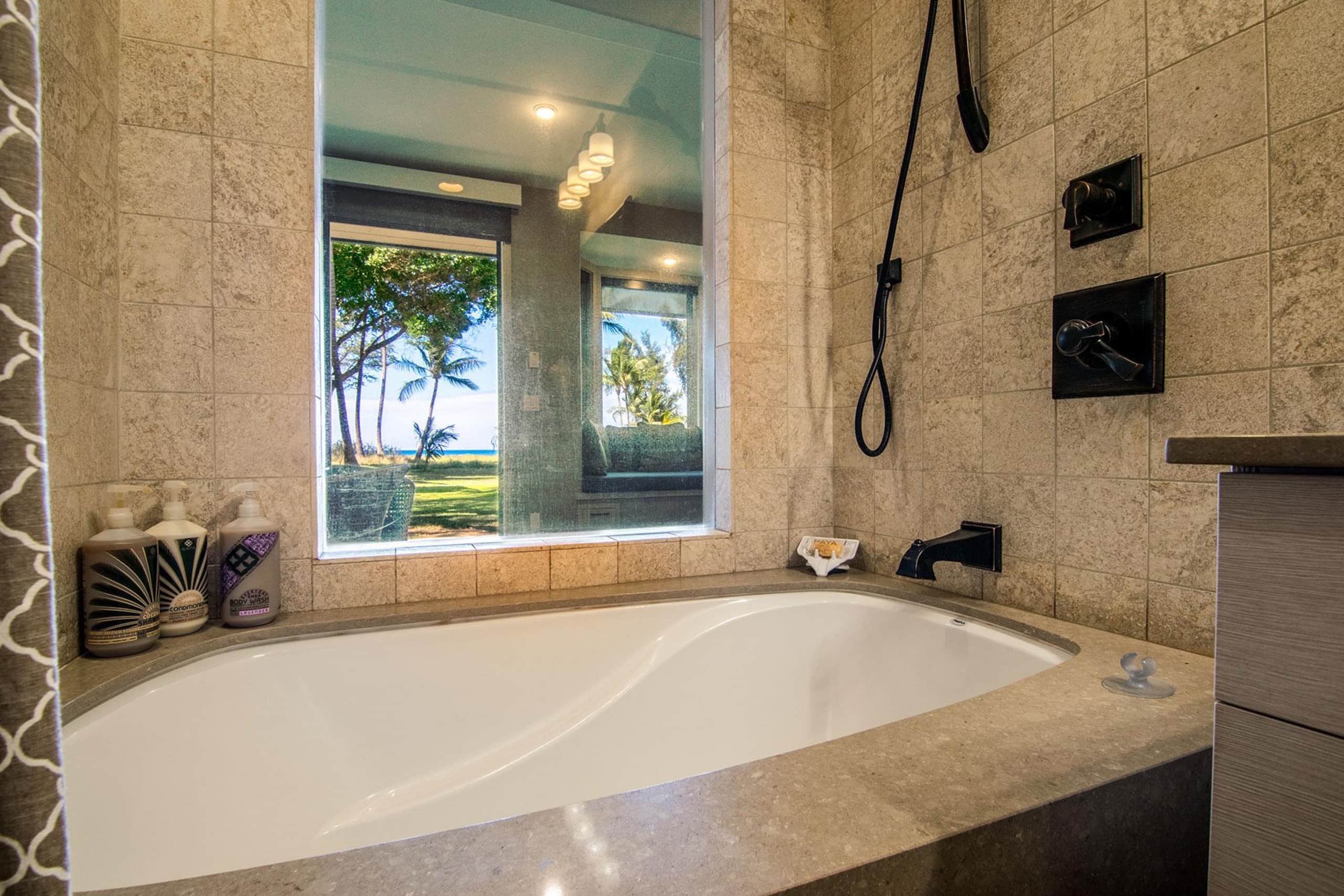 Villa in Kihei · ★4.95 · 8 bedrooms · 9 beds · 6.5 baths - Image 52