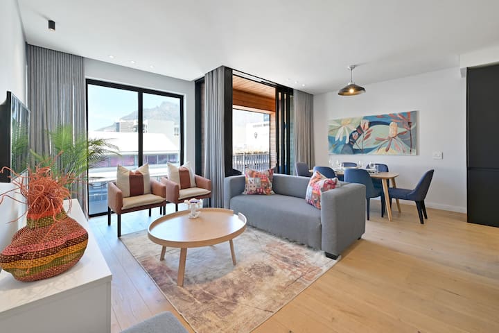 Central DeWaterkant Patio Parking Shops