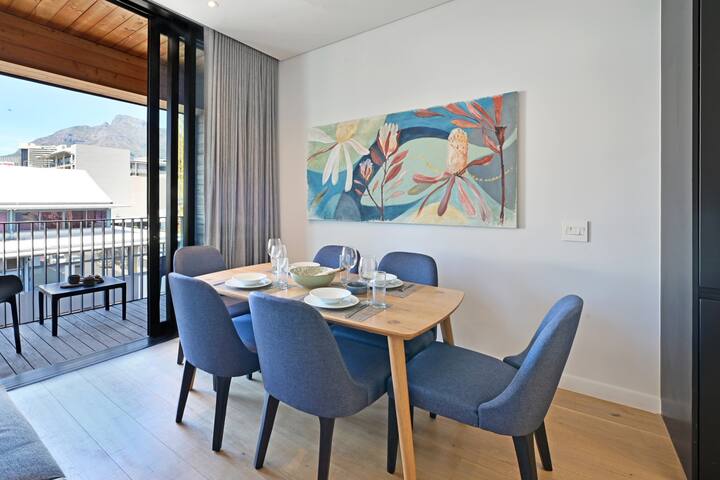 Central DeWaterkant Patio Parking Shops gallery image 4