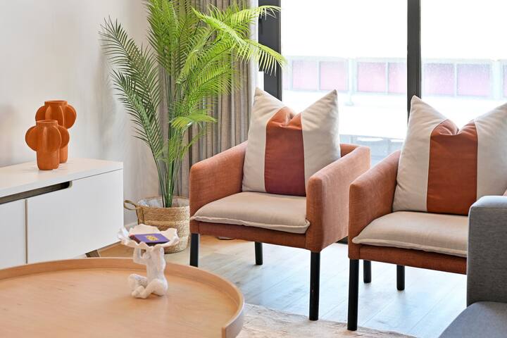 Central DeWaterkant Patio Parking Shops gallery image 2