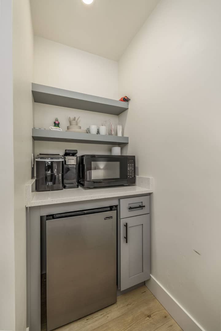 Pet Friendly Studio #8- Next To Food Pavilion - Coeur d'Alene, ID
