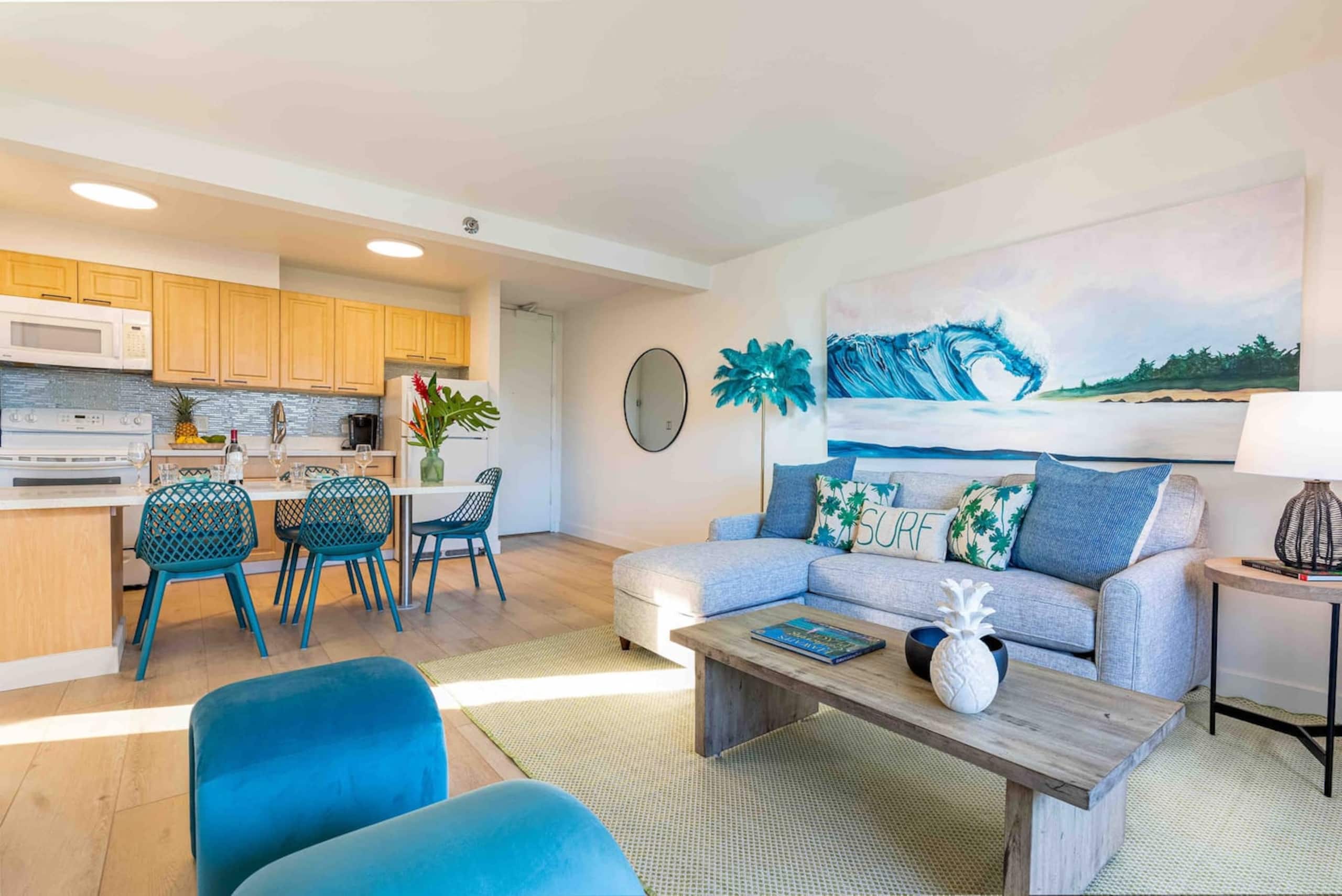 Condo in Honolulu · ★4.94 · 2 bedrooms · 3 beds · 1 private bath - Image 14