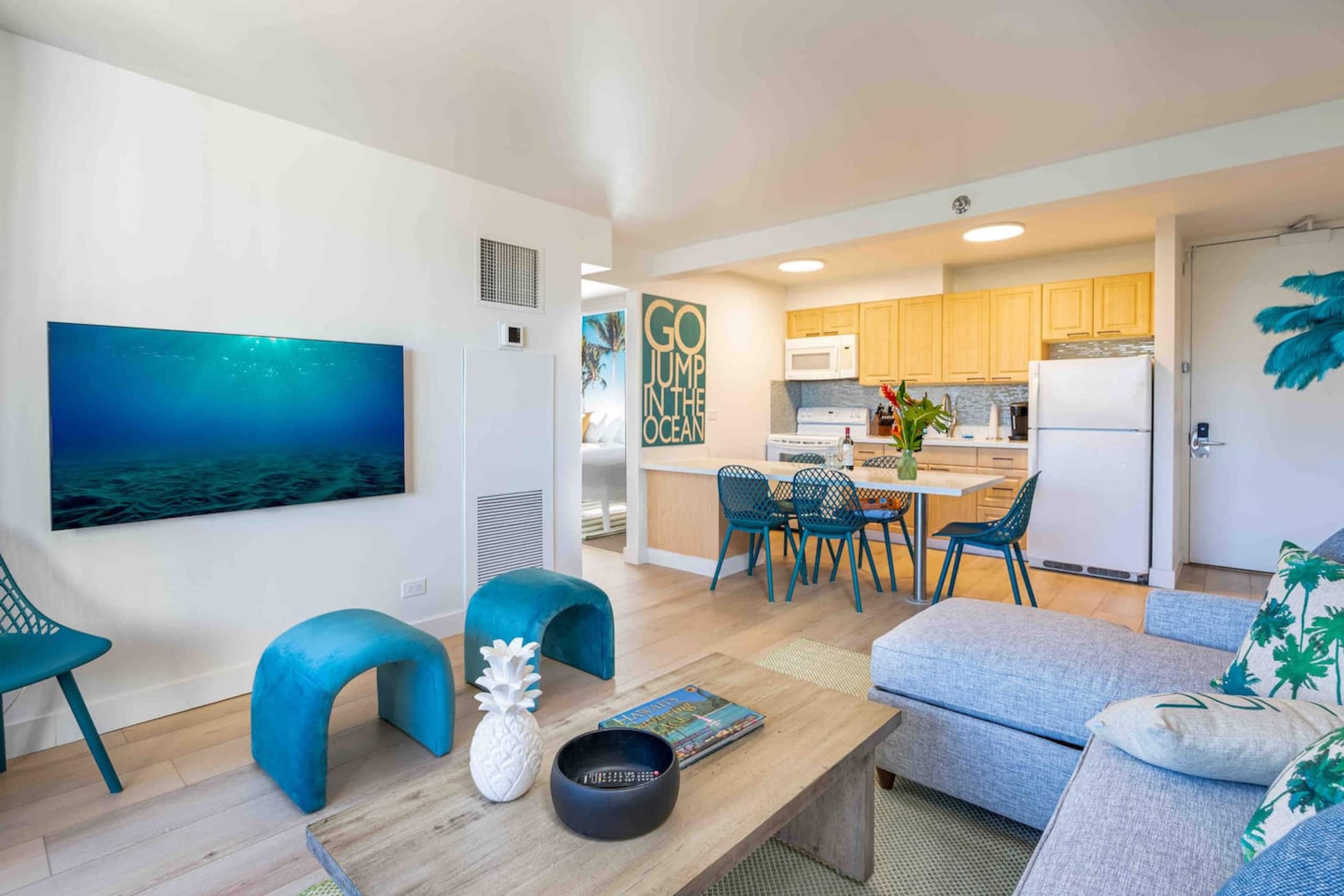 Condo in Honolulu · ★4.94 · 2 bedrooms · 3 beds · 1 private bath - Image 15