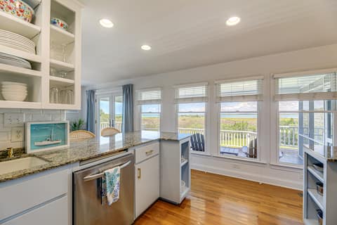 Waterfront Home w/ Screened Porch & Sunsets