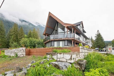 Steps From The Lake With Water & Mountain Views