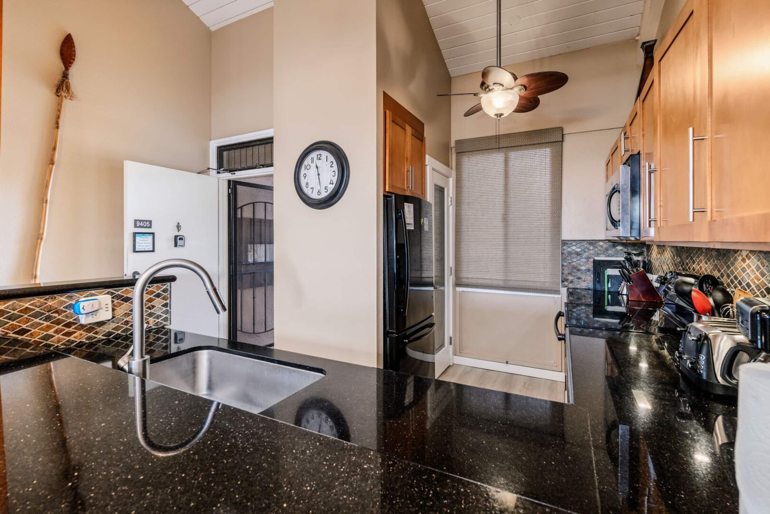 Condo in Kihei · ★4.84 · 3 bedrooms · 5 beds · 3 baths - Image 11
