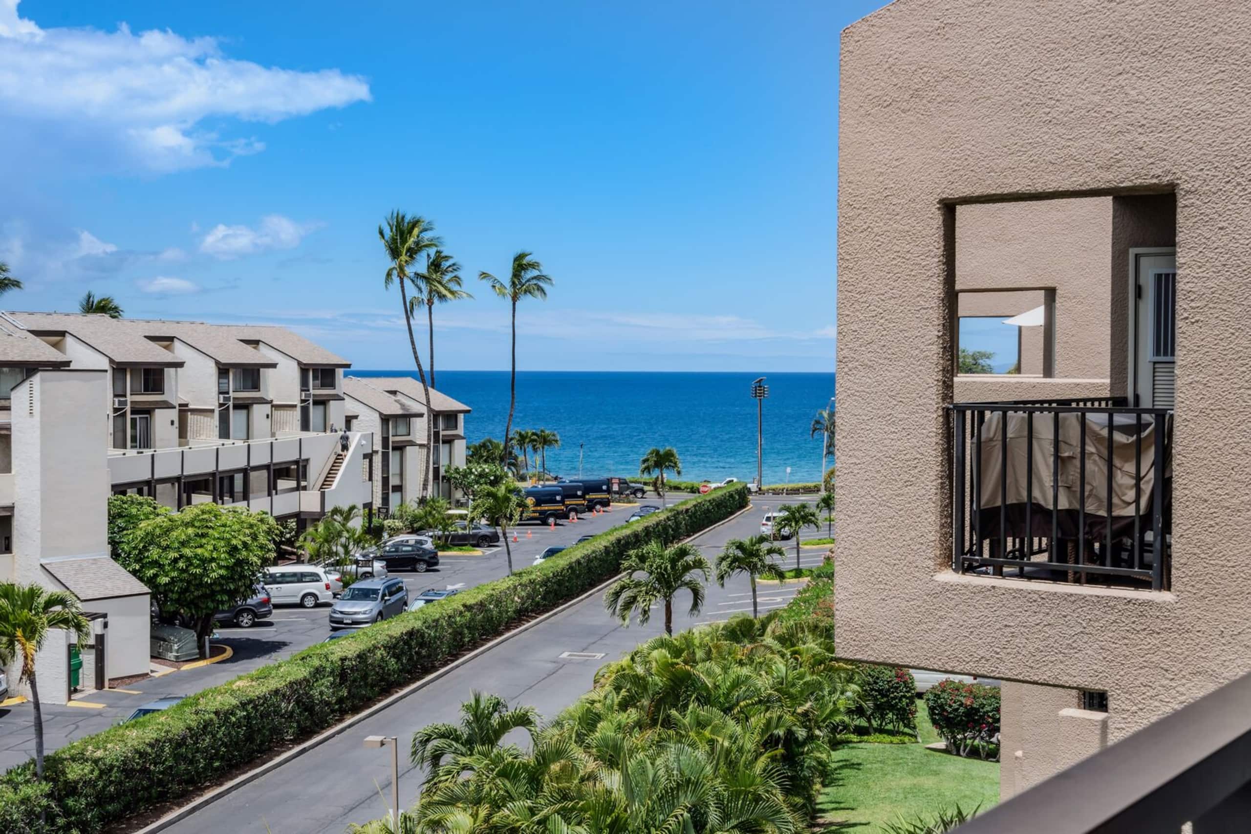 Condo in Kihei · ★4.84 · 3 bedrooms · 5 beds · 3 baths - Image 1