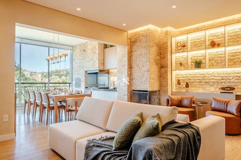 Refuge in the Heights: Penthouse with 5 en-suites and a view