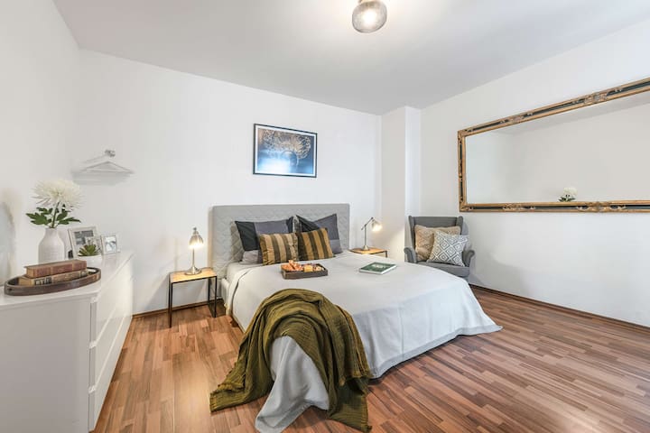 TheRhein, Group&Family flat Mitte, 2BR, 4–6 Guests